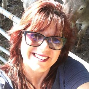 Meet your Posher, Donna